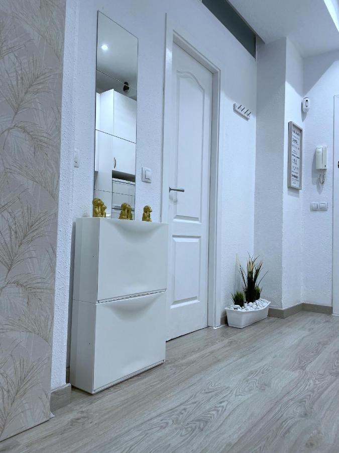 Precioso Apartamento Cerca De La Playa. Apartment เบนัลมาเดนา ภายนอก รูปภาพ